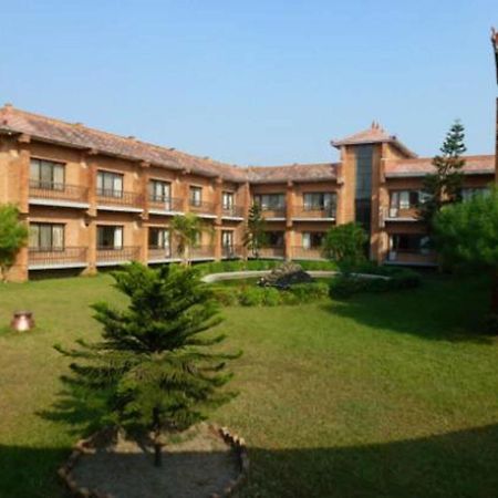 Hotel Lumbini Garden New Crystal Exteriér fotografie